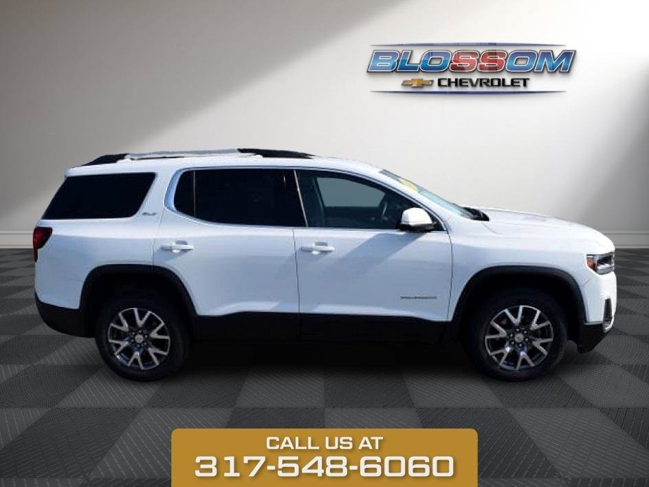 2023 GMC Acadia SLT photo