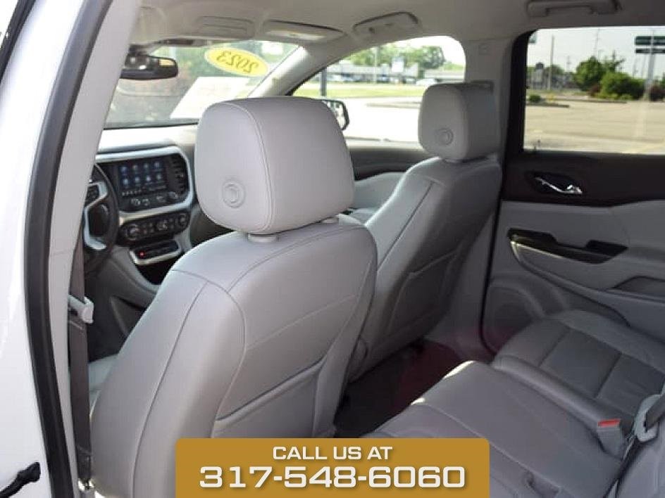 2023 GMC Acadia SLT photo