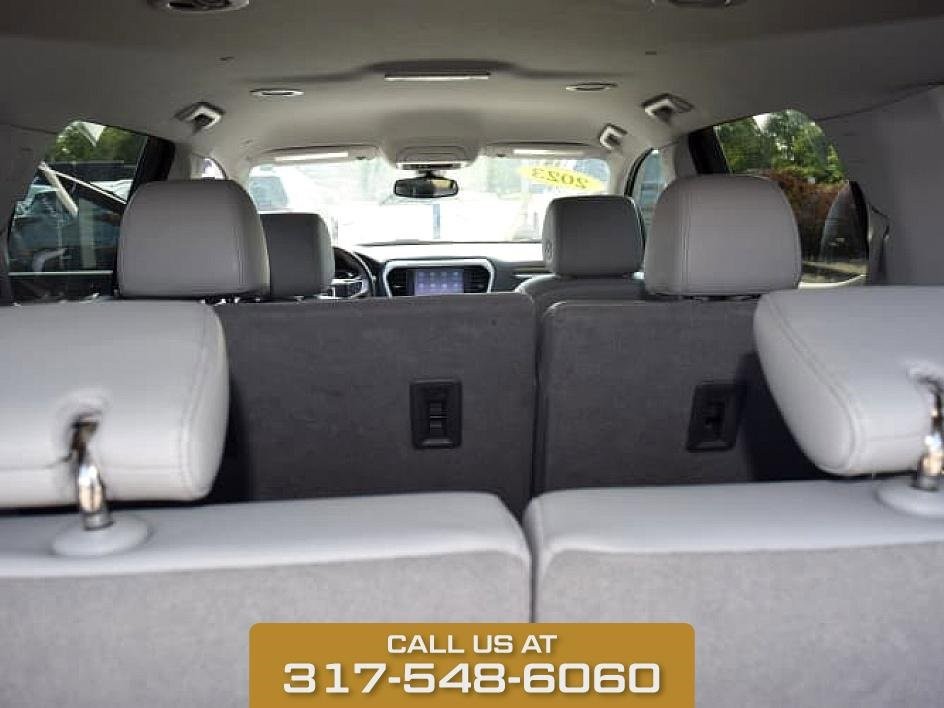 2023 GMC Acadia SLT photo