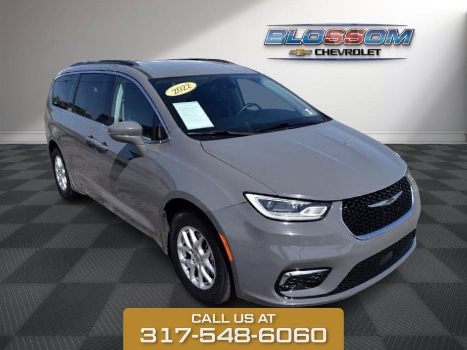 2022 Chrysler Pacifica Touring L photo