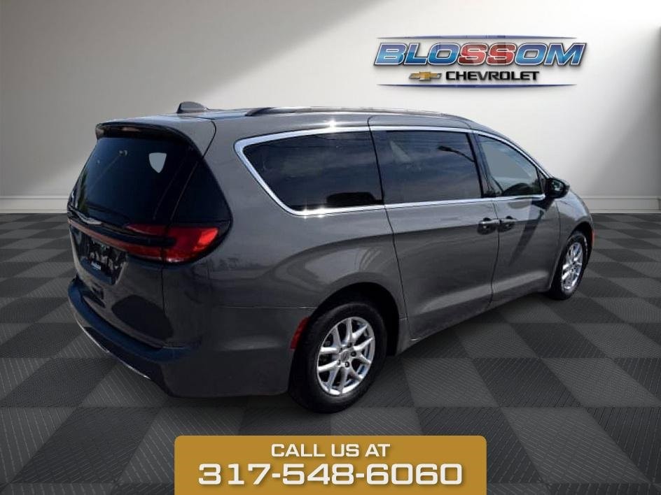 2022 Chrysler Pacifica Touring L photo