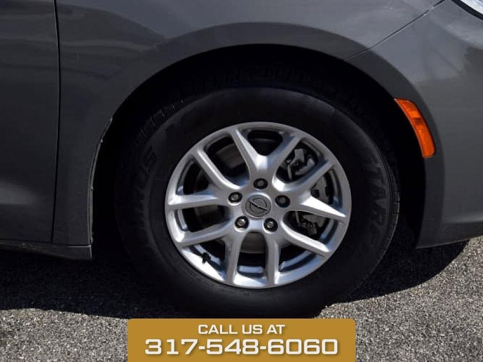 2022 Chrysler Pacifica Touring L photo