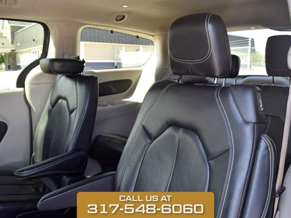 2022 Chrysler Pacifica Touring L photo