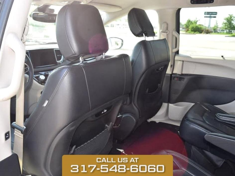 2022 Chrysler Pacifica Touring L photo
