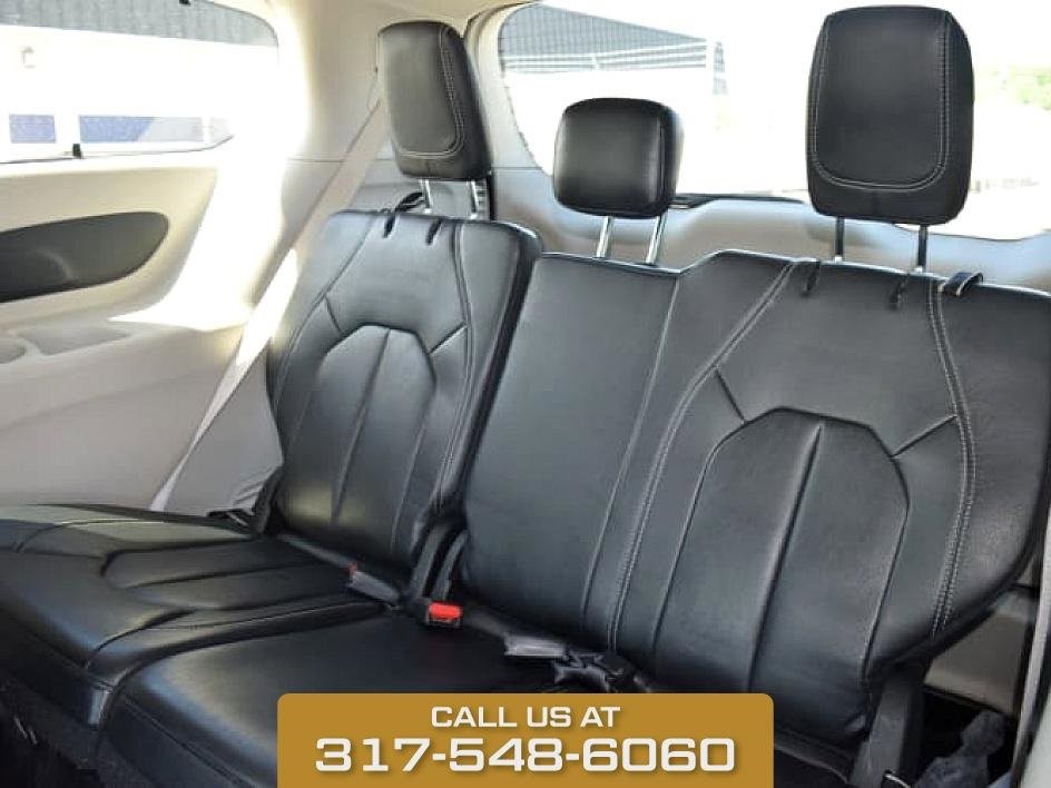 2022 Chrysler Pacifica Touring L photo