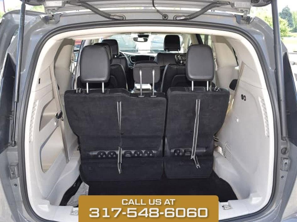 2022 Chrysler Pacifica Touring L photo