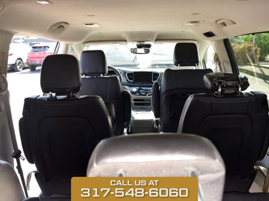 2022 Chrysler Pacifica Touring L photo