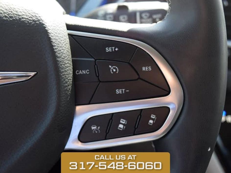 2022 Chrysler Pacifica Touring L photo