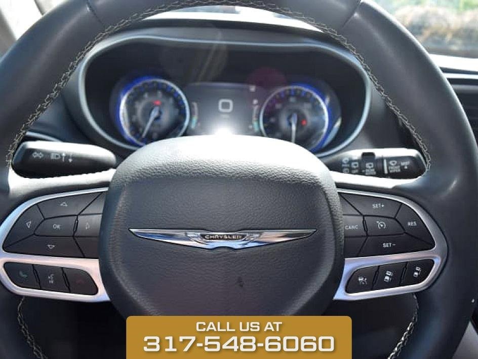 2022 Chrysler Pacifica Touring L photo