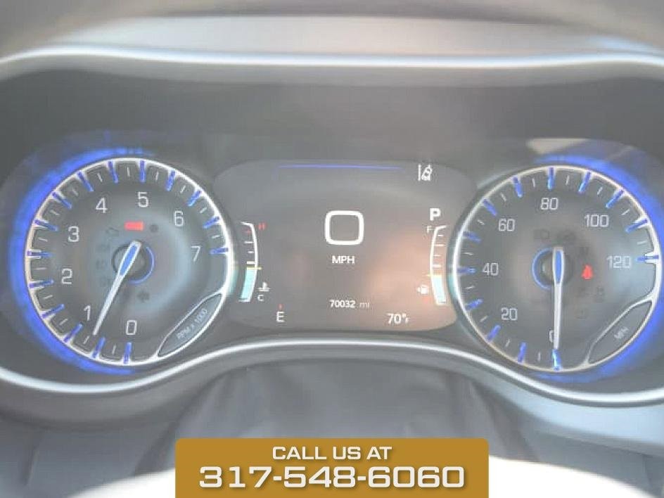 2022 Chrysler Pacifica Touring L photo