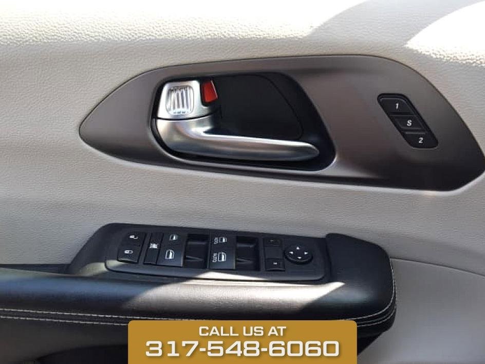 2022 Chrysler Pacifica Touring L photo