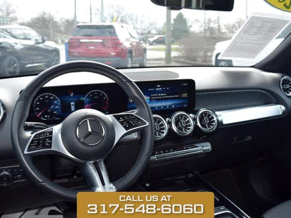 2024 Mercedes-Benz GLB  250 photo