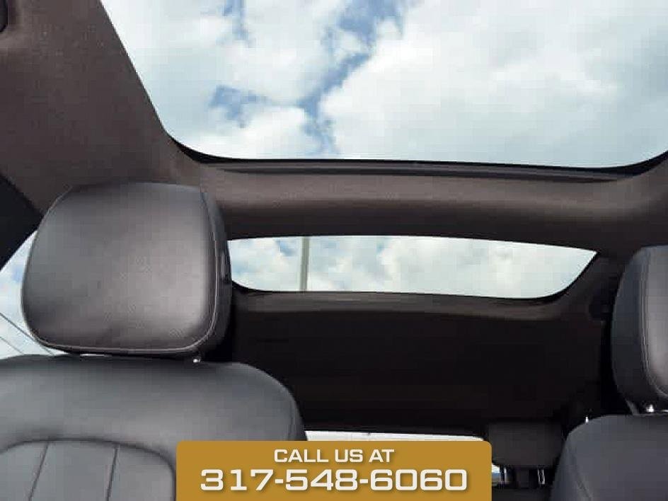 2024 Mercedes-Benz GLB  250 photo