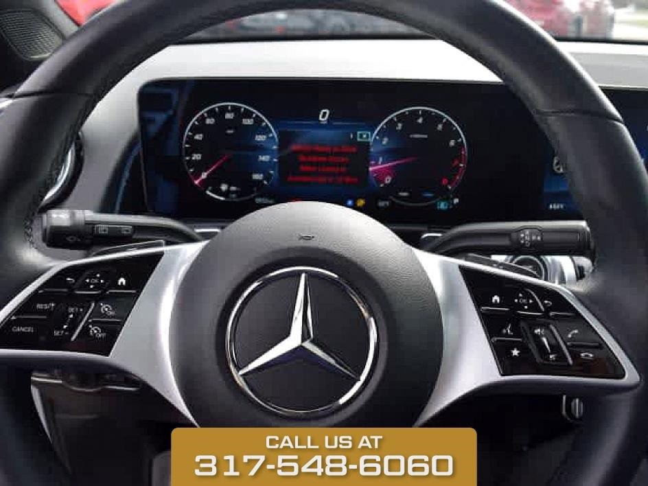 2024 Mercedes-Benz GLB  250 photo