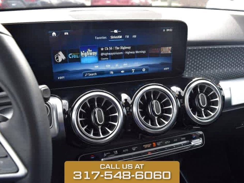 2024 Mercedes-Benz GLB  250 photo
