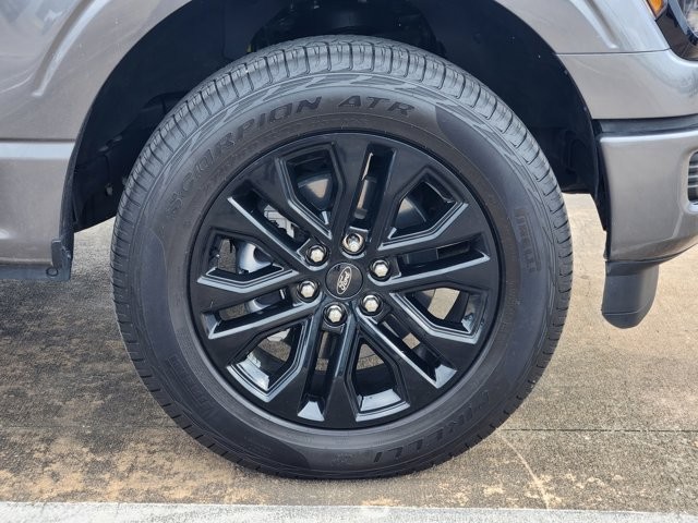 View vehicle photo 7