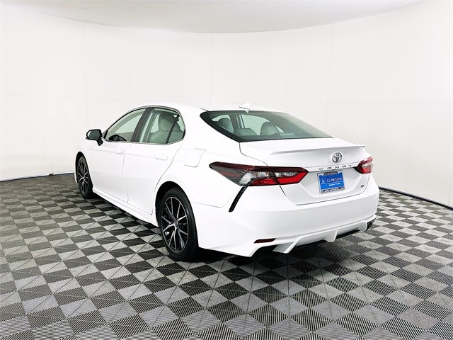 2023 Toyota Camry SE photo
