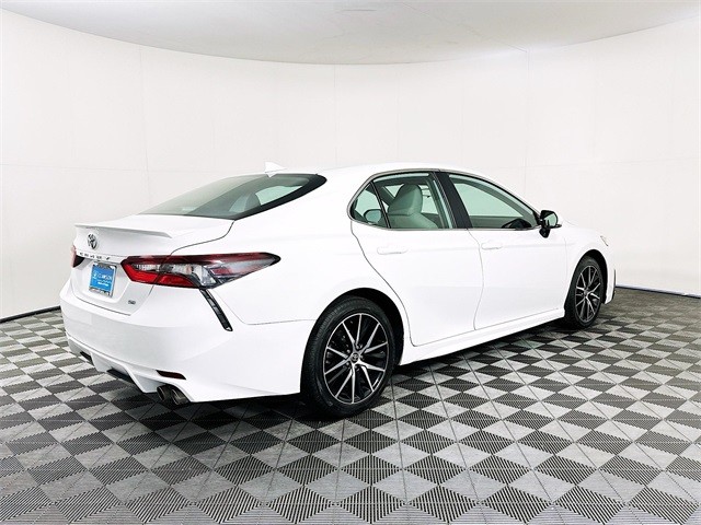 2023 Toyota Camry SE photo