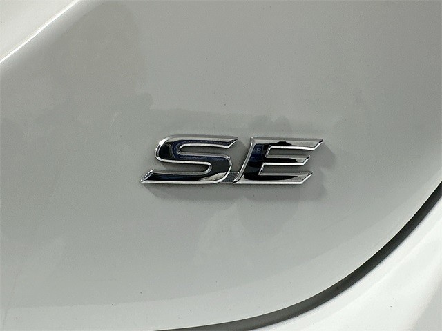 2023 Toyota Camry SE photo