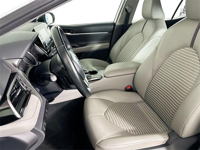 2023 Toyota Camry SE photo
