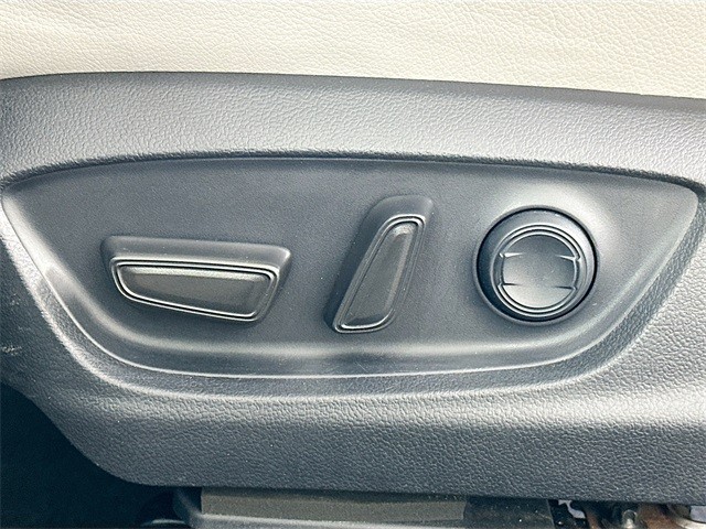 2023 Toyota Camry SE photo
