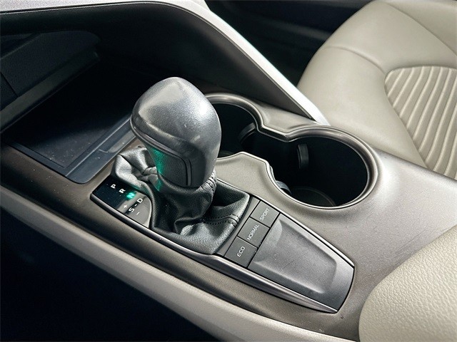 2023 Toyota Camry SE photo