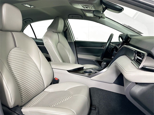 2023 Toyota Camry SE photo
