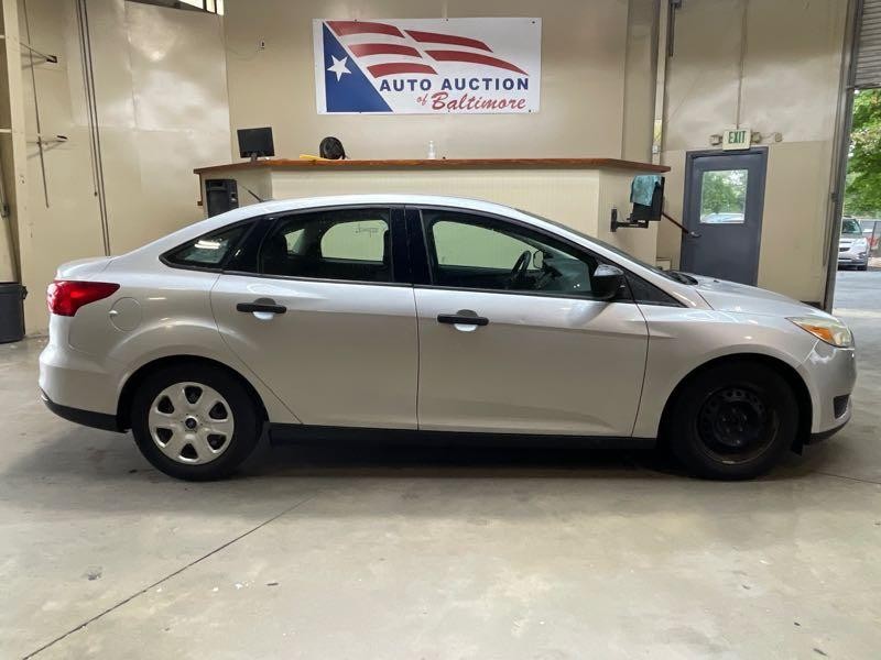 SLV 2016 Ford Focus Sedan Front-Wheel Drive Automatic