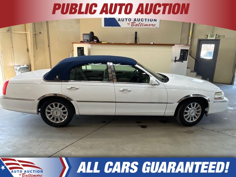 2006 Lincoln Town Car Signature