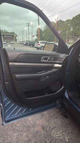 2018 Ford Explorer XLT Sport Utility 4D photo