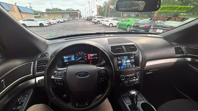 2018 Ford Explorer XLT Sport Utility 4D photo
