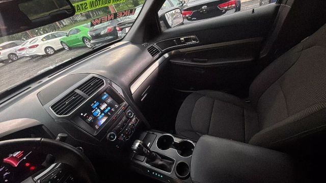 2018 Ford Explorer XLT Sport Utility 4D photo