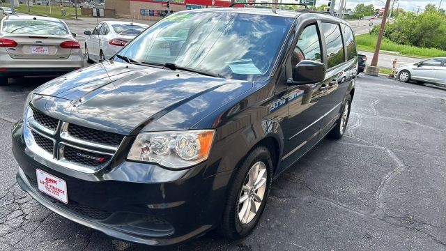 2016 Dodge Grand Caravan SXT Minivan 4D photo