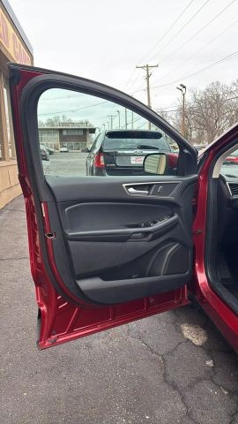 2018 Ford Edge SEL Sport Utility 4D photo