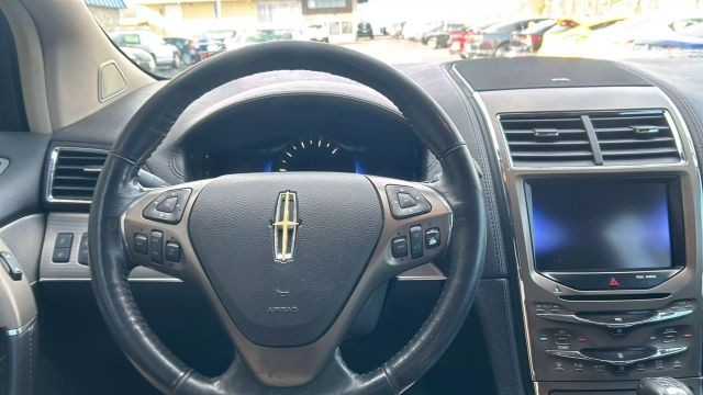 2013 Lincoln MKX photo