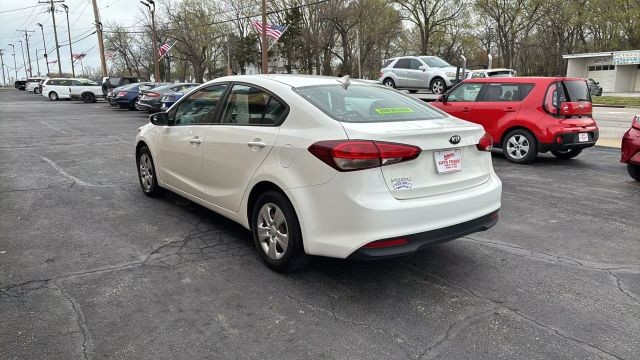 2018 Kia Forte LX Sedan 4D photo
