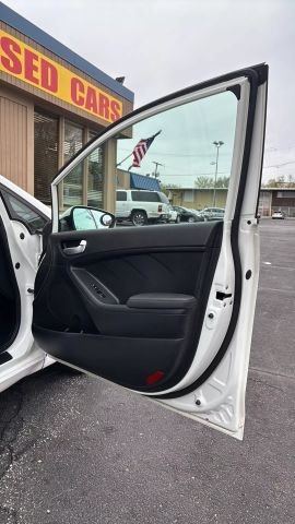 2018 Kia Forte LX Sedan 4D photo