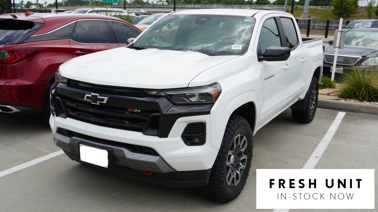 White 2023 Chevrolet Colorado Pickup Truck Four-Wheel Drive 8-Speed Automatic
