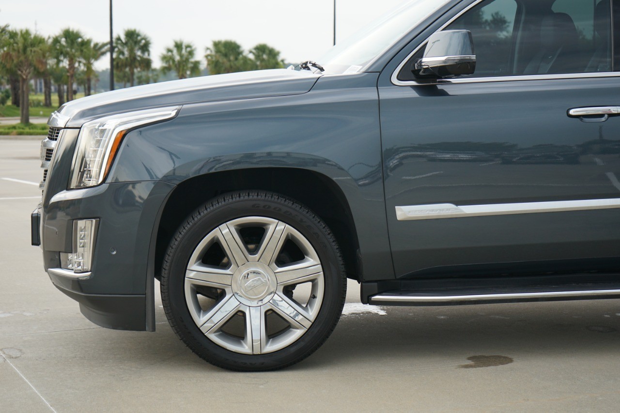 2020 Cadillac Escalade 4WD 4dr Premium Luxury photo