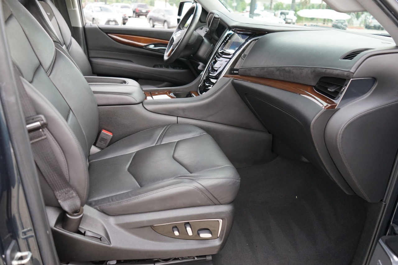 2020 Cadillac Escalade 4WD 4dr Premium Luxury photo