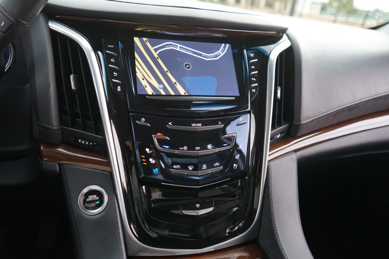 2020 Cadillac Escalade 4WD 4dr Premium Luxury photo