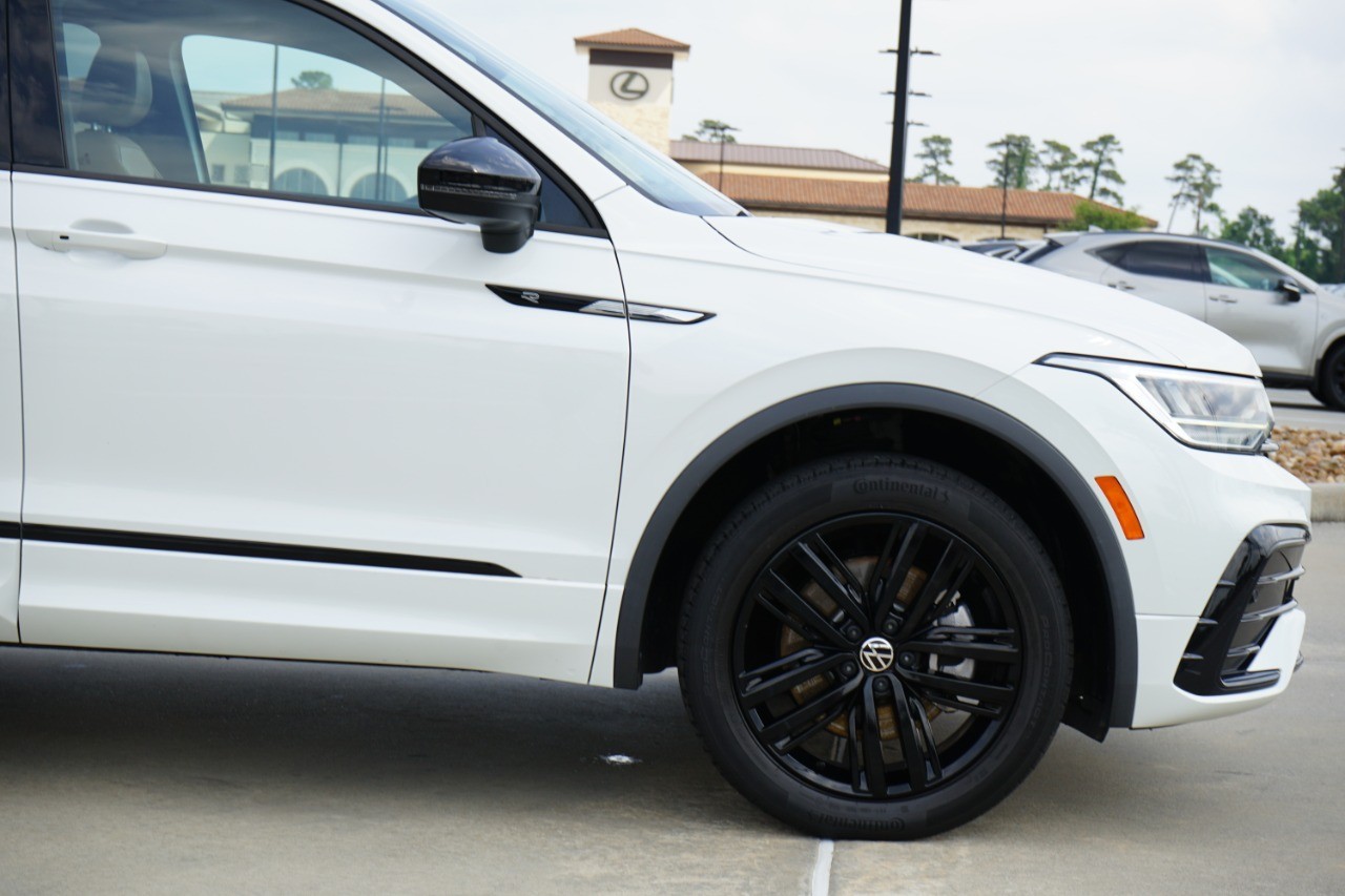 2022 Volkswagen Tiguan 2.0T SE R-Line Black 4MOTION photo