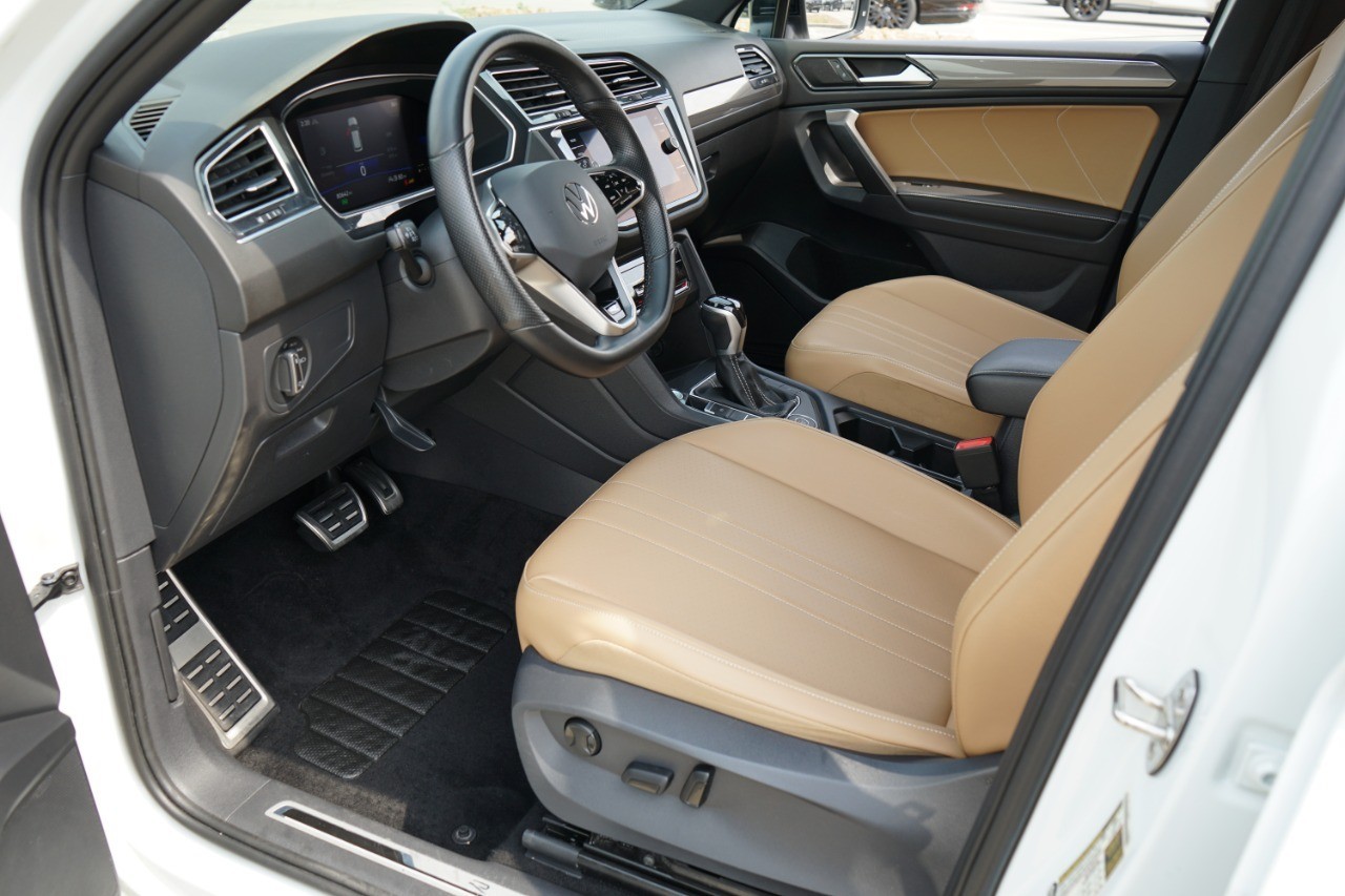 2022 Volkswagen Tiguan 2.0T SE R-Line Black 4MOTION photo