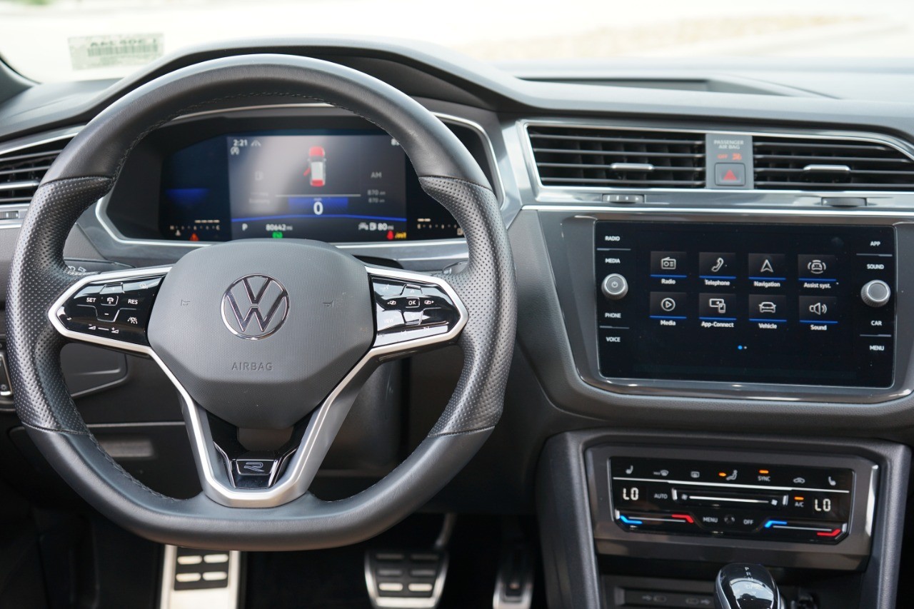2022 Volkswagen Tiguan 2.0T SE R-Line Black 4MOTION photo