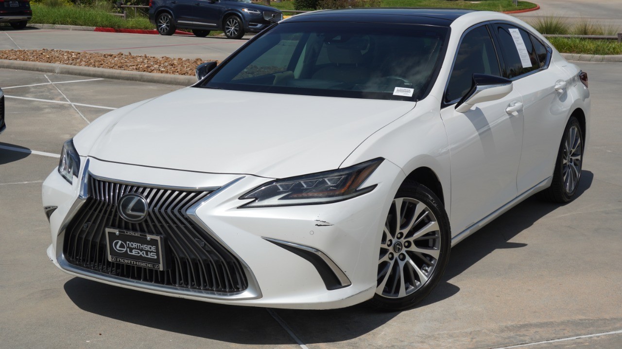 White 2019 Lexus ES Sedan Front-Wheel Drive 8-Speed Automatic
