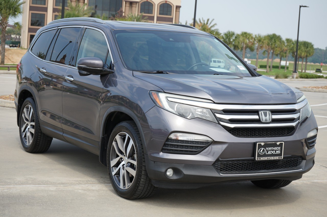 2018 Honda Pilot Touring AWD photo