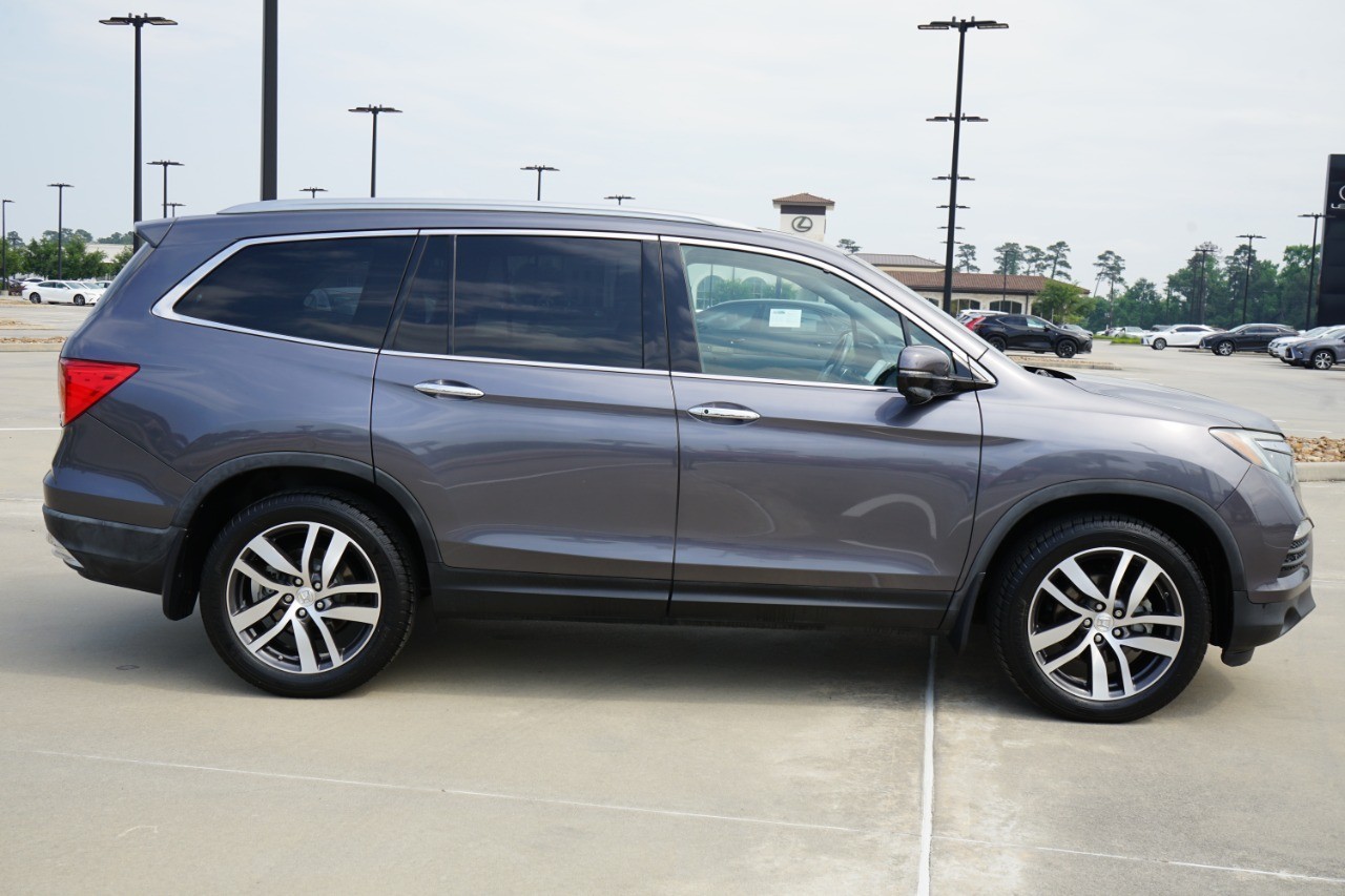 2018 Honda Pilot Touring AWD photo