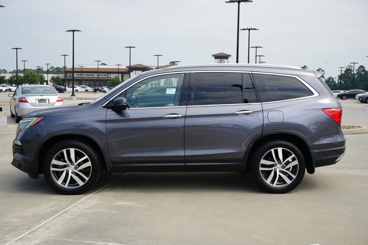 2018 Honda Pilot Touring AWD photo
