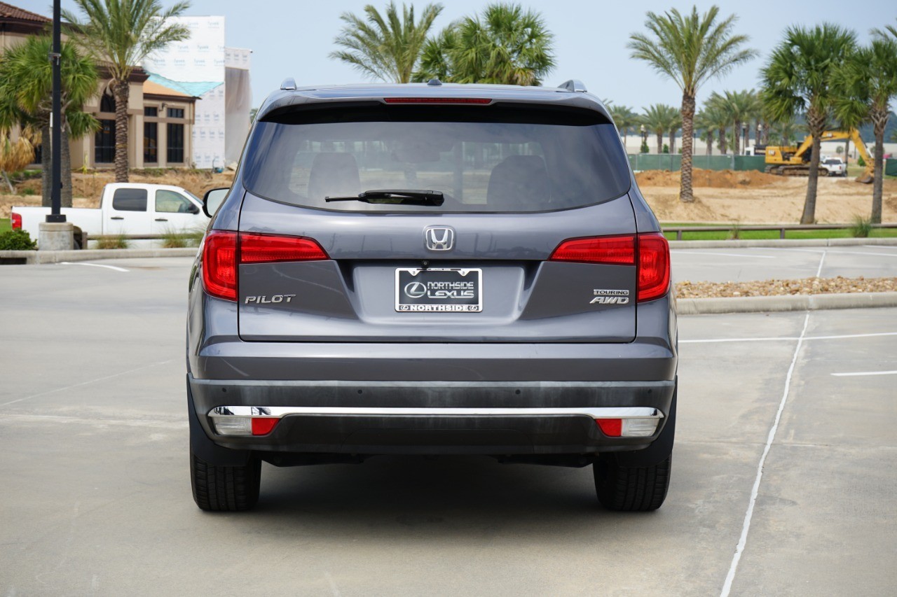 2018 Honda Pilot Touring AWD photo