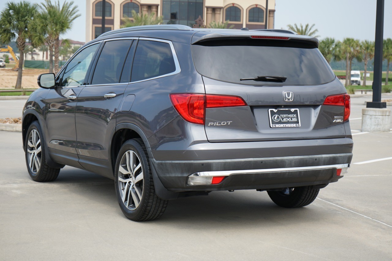 2018 Honda Pilot Touring AWD photo